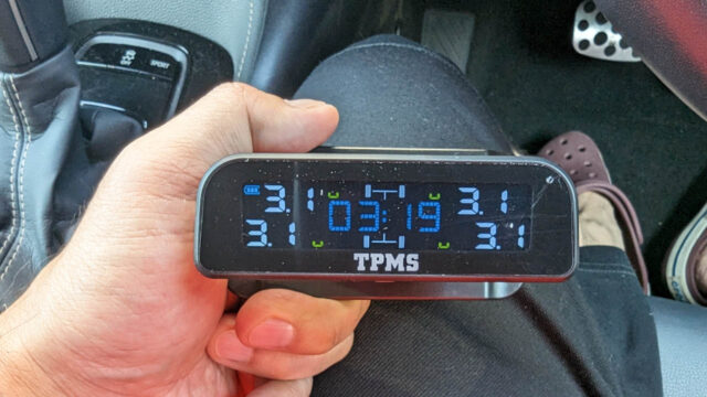 自動車のタイヤ圧監視システム(TPMS)が不調なので買い替えました