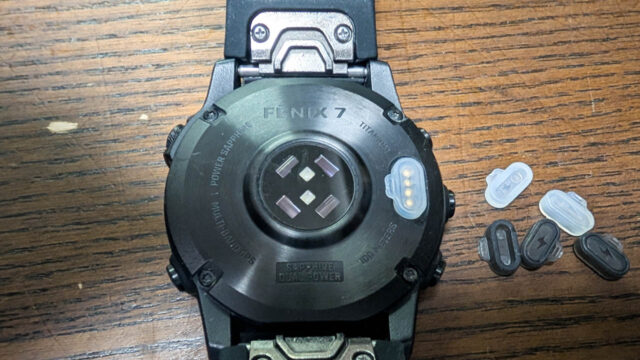 Garmin Fenix 7の充電端子カバー キャップ