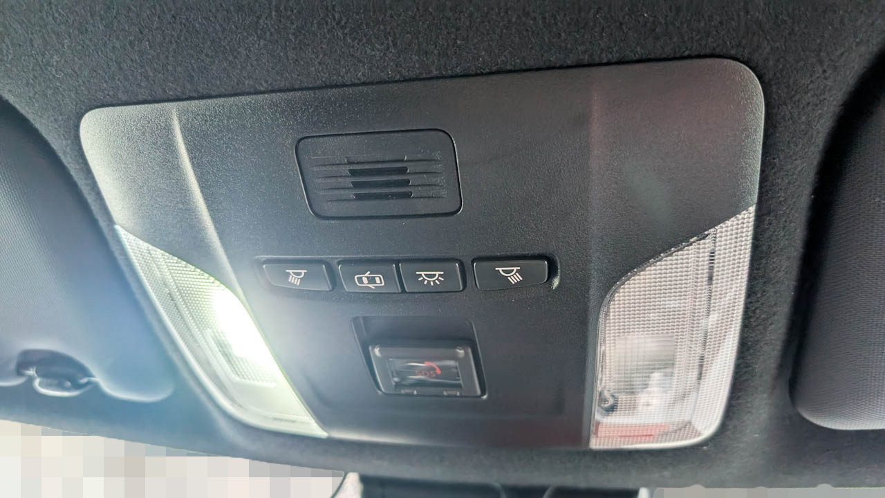 カローラツーリングの社外品LEDルームランプが壊れたので交換しました