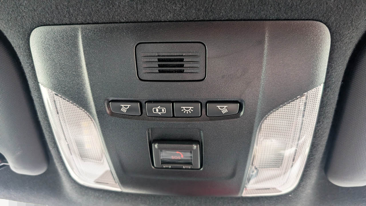 カローラツーリングの社外品LEDルームランプが壊れたので交換しました