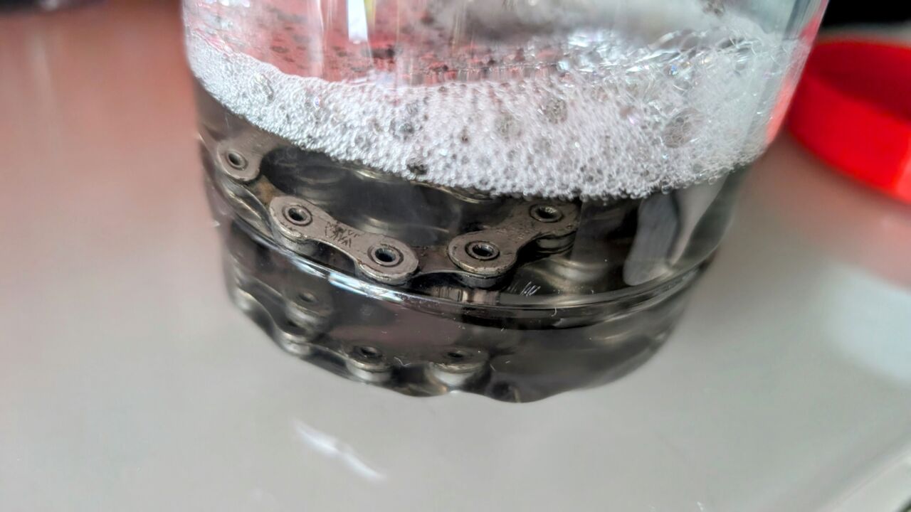 Effetto Mariposa FLOWERPOWER WAXを使うためにチェーンの脱脂(4回目)