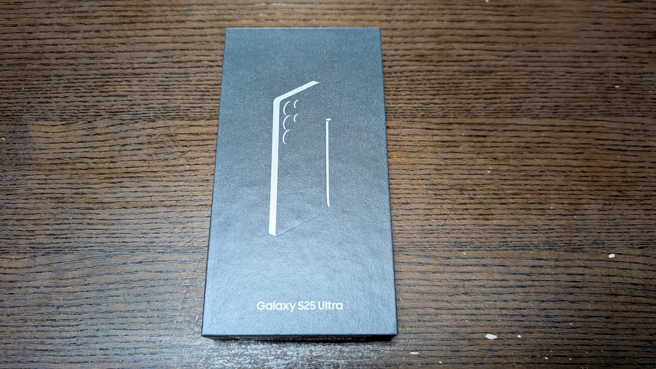 Samsung Galaxy S25 Ultraを開封