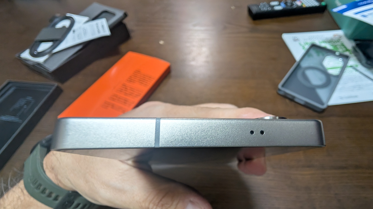 Samsung Galaxy S25 Ultraを開封