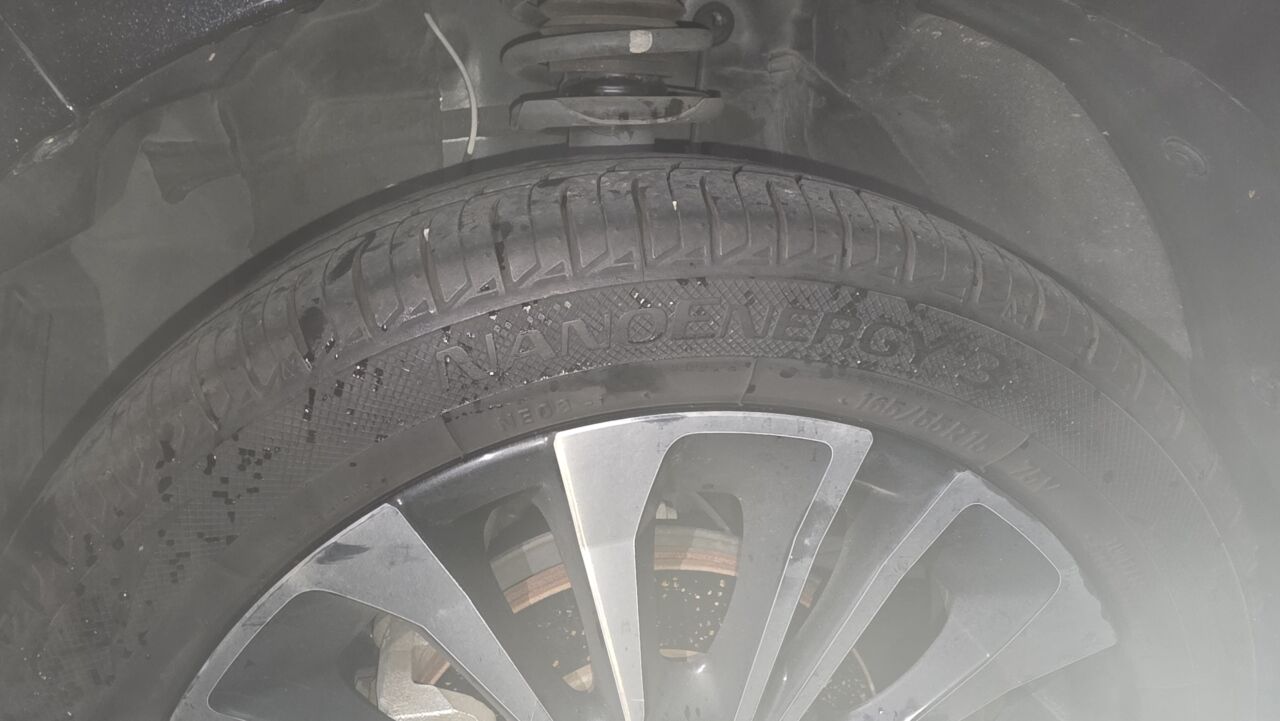 スマホのカメラレンズカバーが駄目だったので新しいのを買ってみた