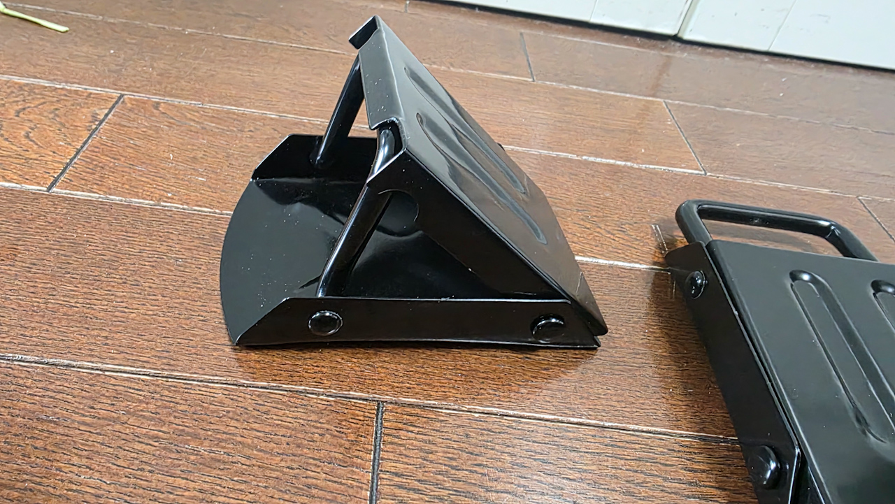 買い忘れた車止め(自働車用)を買いました