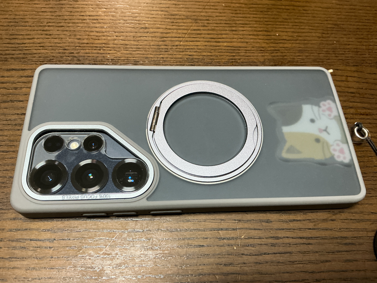 スマホのカメラレンズカバーが駄目だったので新しいのを買ってみた