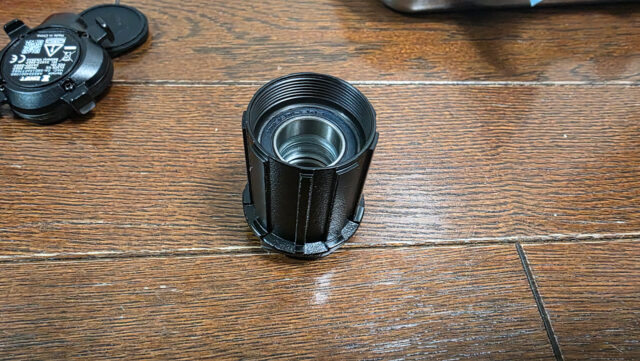 ZWIFT Cogのフリーバブ付きからフリーハブを外してみました