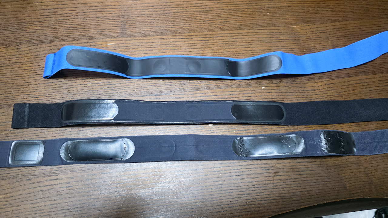 悪くなさそうです。上の写真の黒い部分の真ん中?の端っこが浮いてる?と思いましたが、違いました。