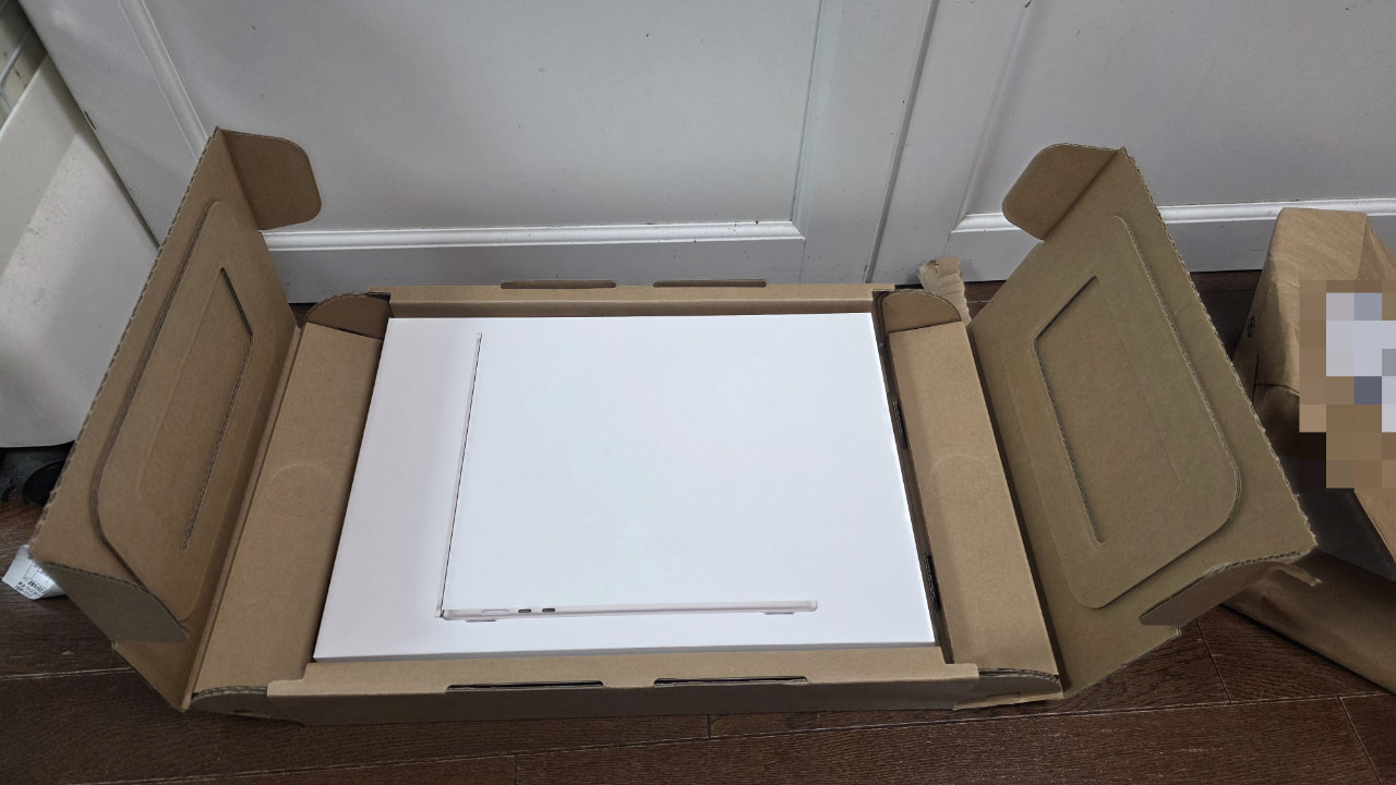 MacBook Air M5到着したので開封しました