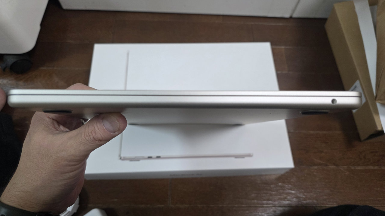 MacBook Air M5到着したので開封しました