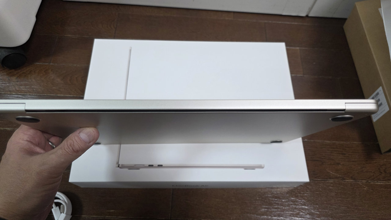 MacBook Air M5到着したので開封しました