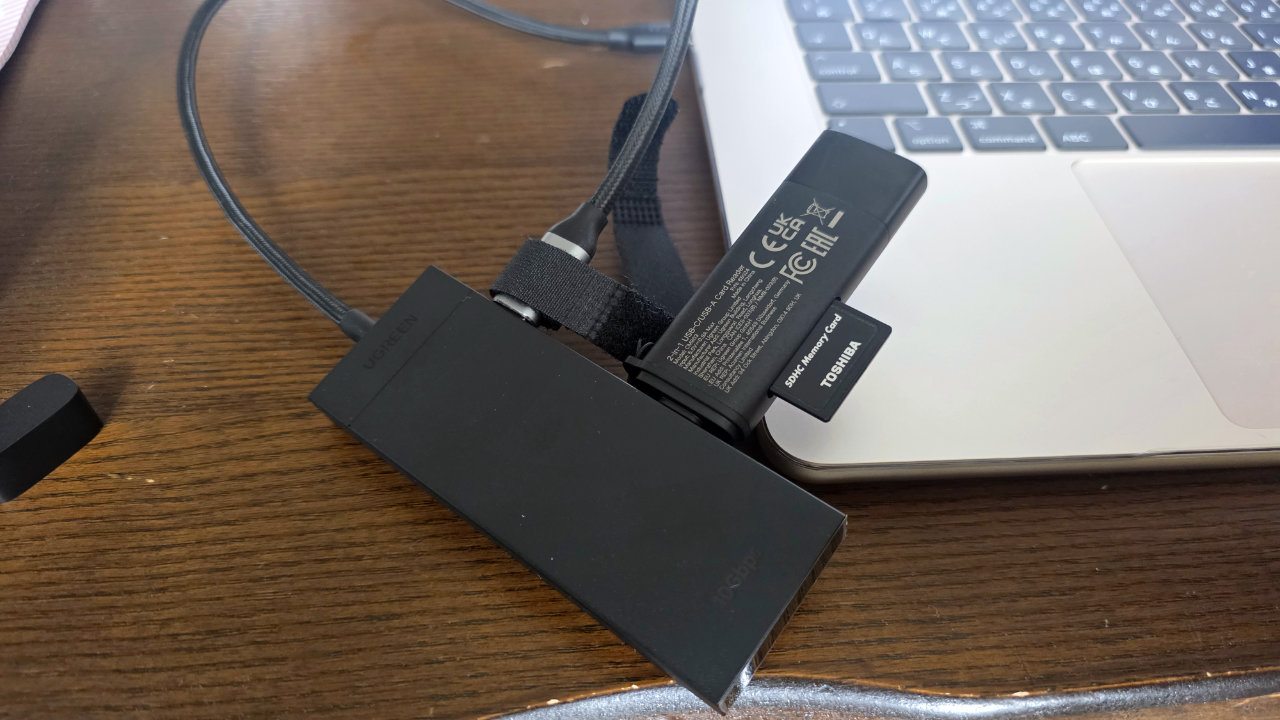 10年以上ぶりにUSB HUBを買ってみました