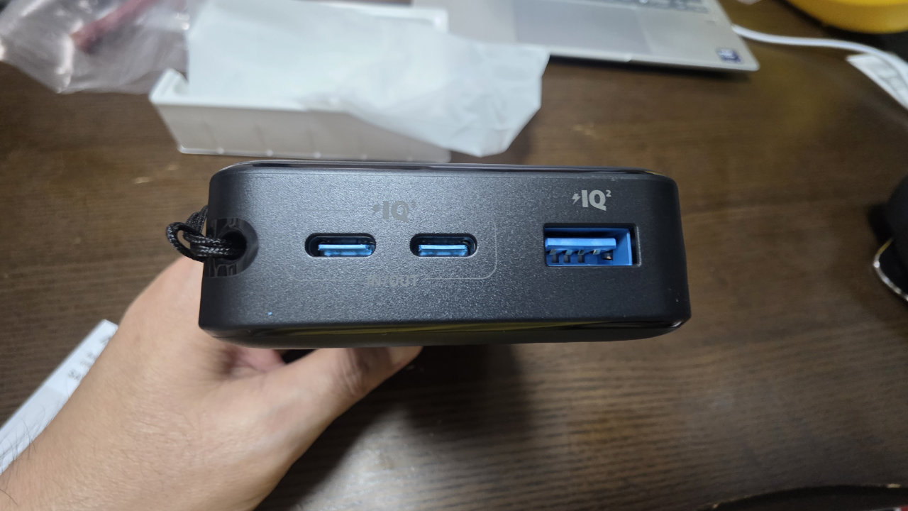容量の大きなモバイルバッテリー(Anker Power Bank 20000mAh/30W)を買ってみた