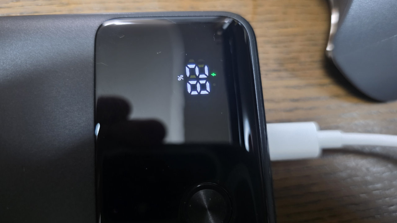 容量の大きなモバイルバッテリー(Anker Power Bank 20000mAh/30W)を買ってみた